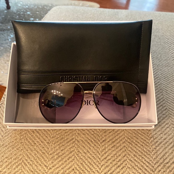 Dior Accessories - Christian Dior “Bobby” Aviator Sunglasses EUC